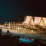Pyramids And Museum Plateau View Inn