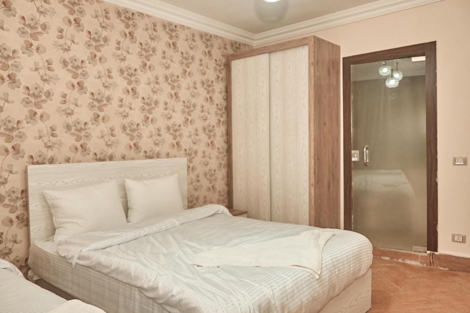Pyramids And Museum Plateau View Bed & Breakfast Cairo